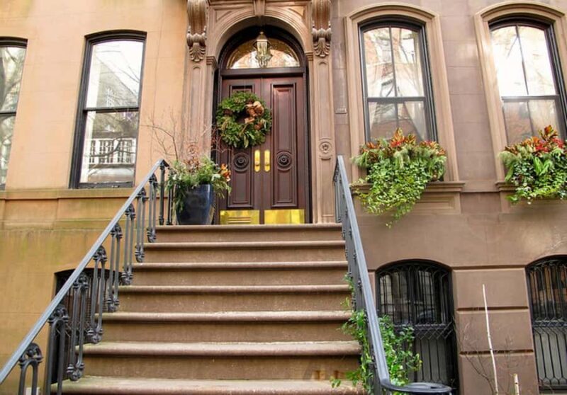 New York City: Sex and The City Tv Locations Bus Tour - Authentic Experiences and Authenticity