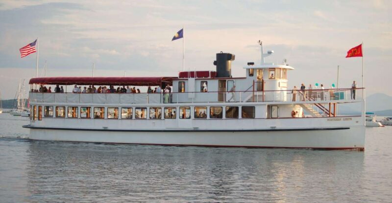 New York City: Weekend Holiday Brunch Cruise - Who Should Book This Tour?