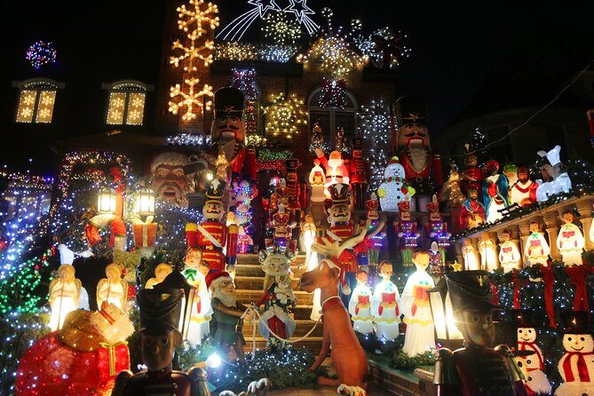 New York: Dyker Heights Christmas Lights Guided Tour - A Deep Dive Into the Tour Experience