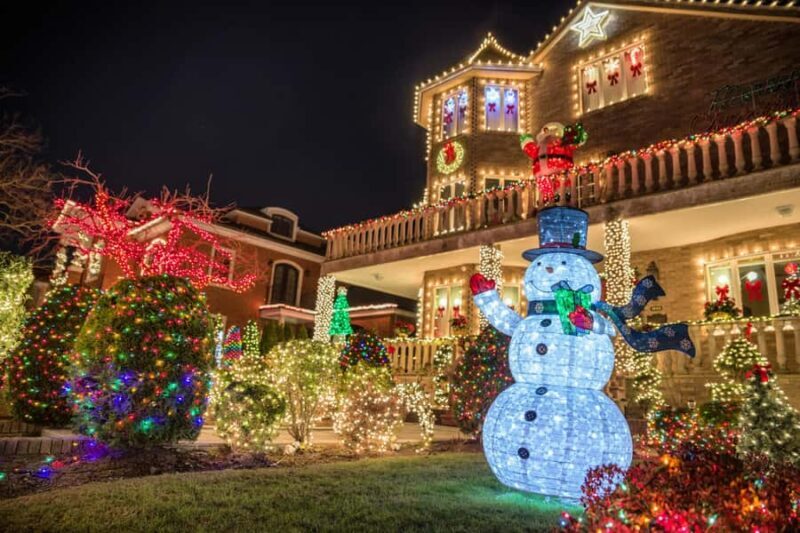 New York: Dyker Heights Christmas Lights Guided Walking Tour - An In-Depth Look at the Dyker Heights Christmas Lights Tour