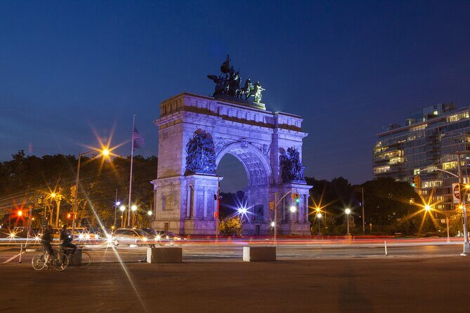 New York Holiday Lights Tour with Dyker Heights - Key Points