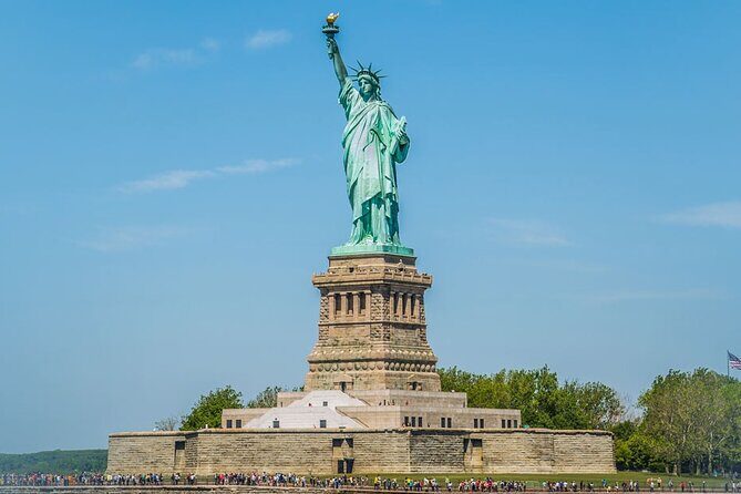 New York Main Attractions Tour with City Bus & Subway! - Key Points