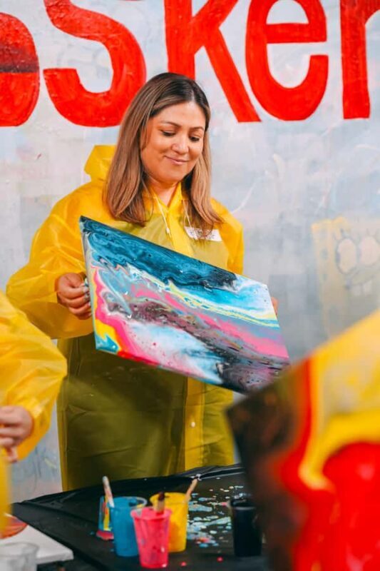 New York: Private Fluid Art Class with Supplies - What You Can Expect During the Class