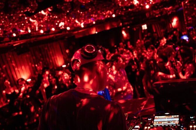 New York Saturday Night Party with VIP Entry - An Inside Look at the Tour Experience