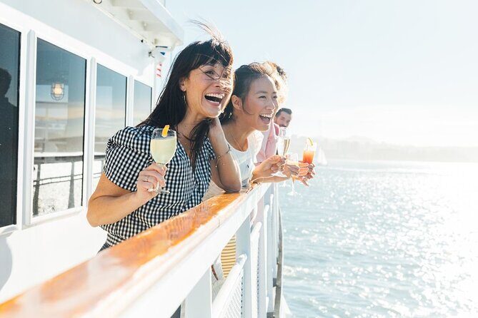 New York Signature Bottomless Mimosa Brunch in Cruise Pier 15 - A Navigational Look at the New York Signature Bottomless Mimosa Brunch in Cruise Pier 15