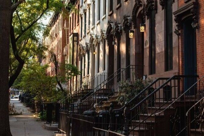 New York Street Food Guided Walking Tour with a Guide - Key Points