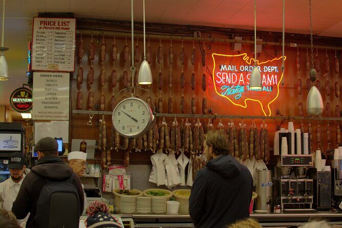 New York's Classic Eats West Village Food Tour - Magnolia Bakery and the Cheesecake Finale