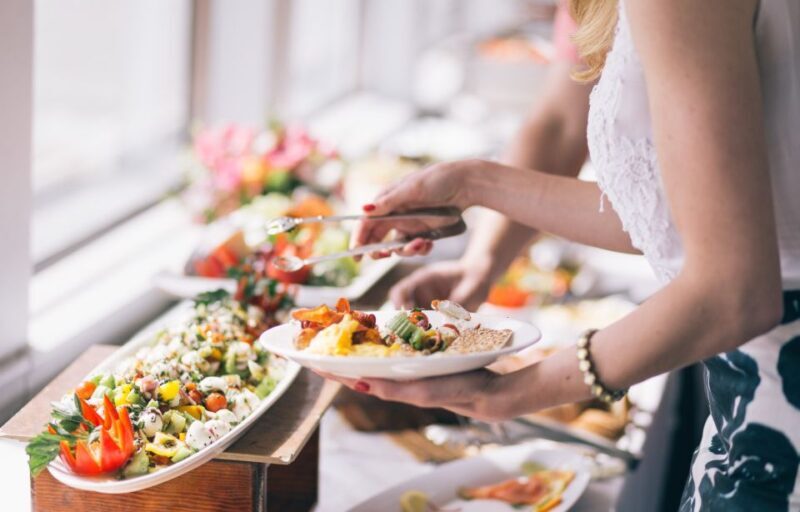 Newport Beach: Champagne and Brunch Buffet City Cruise - The Experience in Detail
