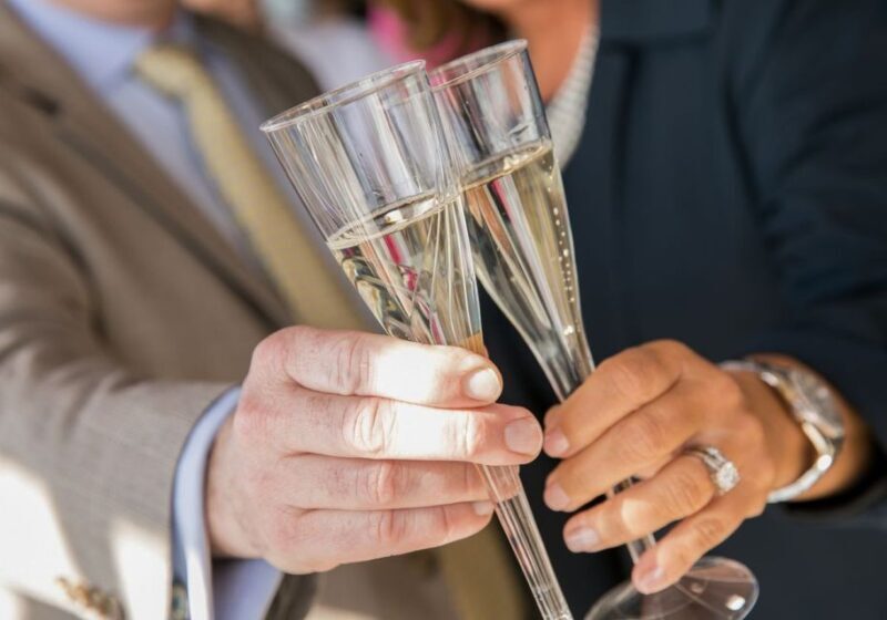 Newport Beach: Christmas Eve Buffet Brunch or Dinner Cruise - Discover the Charm of the Newport Beach Christmas Eve Buffet Cruise