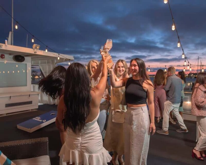Newport Beach: City Cruises Weekend Dinner Cruise with DJ - The Experience: What You Can Expect