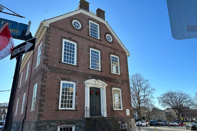 Newport Downtown Historic Audio APP Self Guided Smart Phone Tour - A Detailed Look at the Tour Experience