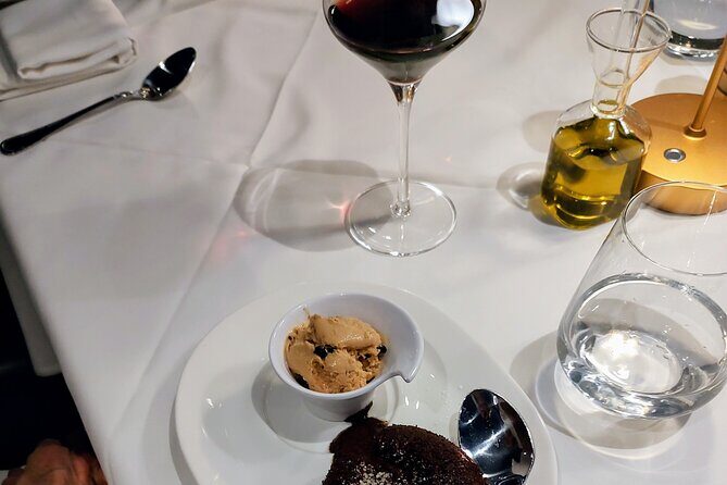 Newport Foodies Winter Stroll A Culinary Journey Through History - Who Should Consider This Tour?