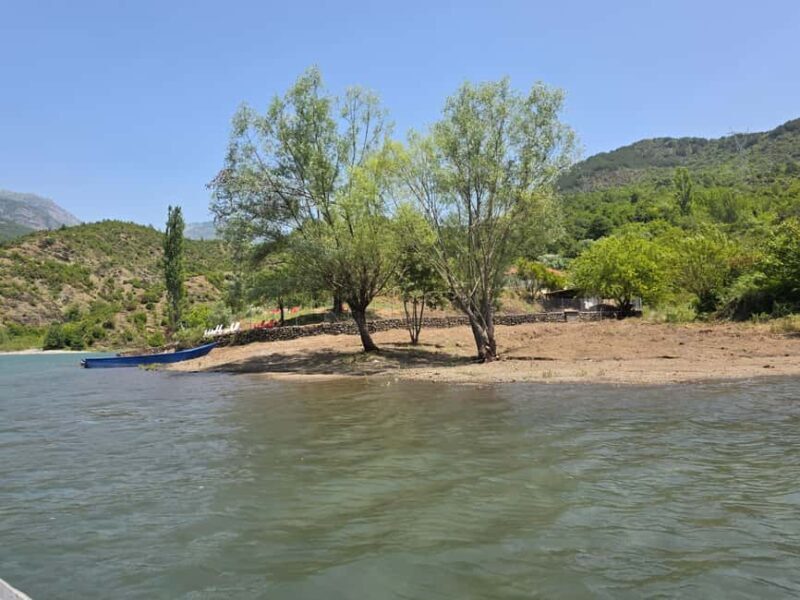 N'Gegaj- Vau i Dejës Lake: Shurdhah Island and Boat Tour - A Detailed Look at the Tour
