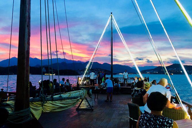 Nha Trang Sunset Cocktails and Dinner Cruise - FAQ