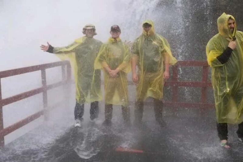 Niagara Falls Canada & USA: Small Group Deluxe Tour - Authentic Experiences and Genuine Insights