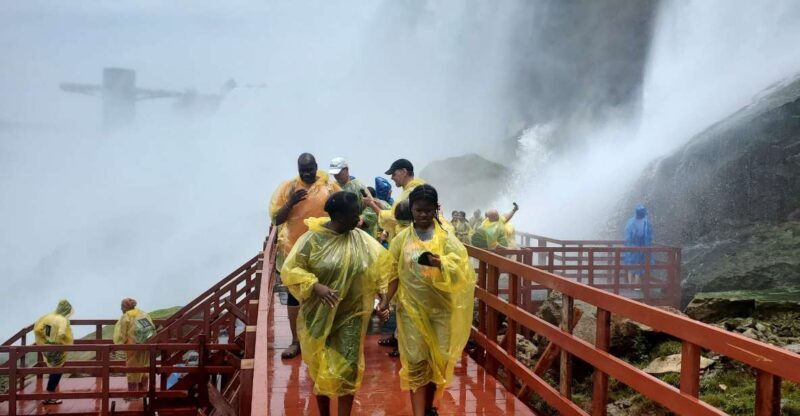 Niagara Falls Canada & USA: Small Group Deluxe Tour - A Deep Dive into the Niagara Falls Small Group Tour
