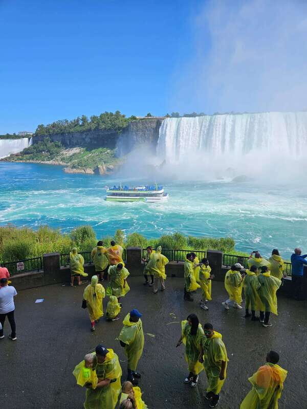 Niagara Falls: Canada with a Portuguese-speaking guide - An In-Depth Look at the Tour Experience