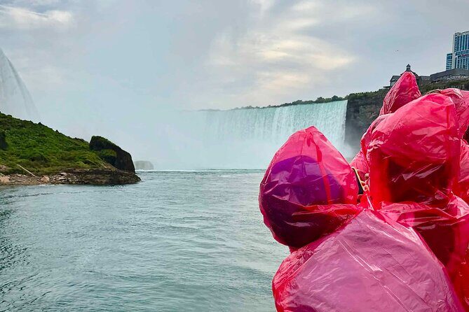 Niagara Falls Day Tour, Boat Cruise and Journey Behind the Falls - The Sum Up