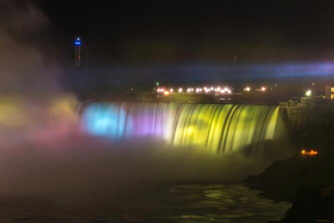 Niagara Falls Evening Tour with Boat, Dinner & Illumination Tower - FAQ