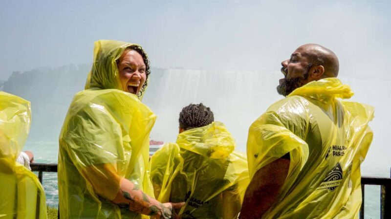 Niagara Falls: Feel the Mist Walking Tour - Key Points