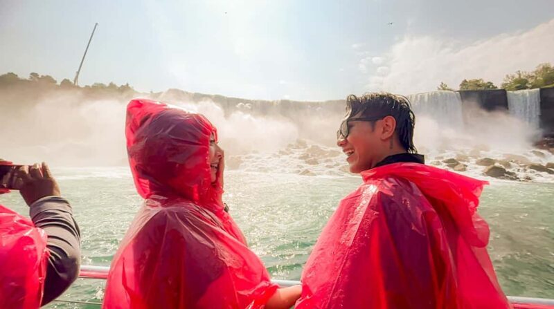 Niagara Falls: Feel the Mist Walking Tour - The Sum Up