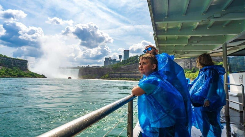 Niagara Falls: USA and Canada Tour with Boat Cruise + Lunch - Key Points