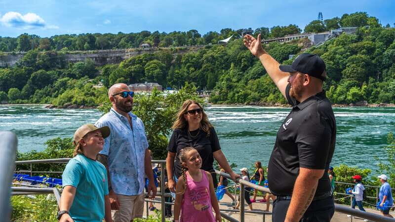Niagara Falls: USA/Canada Tour with Boat Cruise and Lunch - Key Points