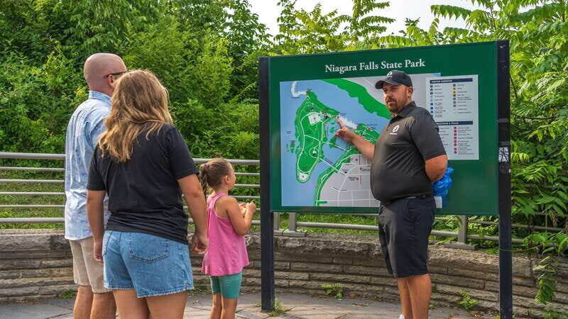 Niagara Falls: USA/Canada Tour with Boat Cruise and Lunch - An In-Depth Look at the Niagara Falls Experience