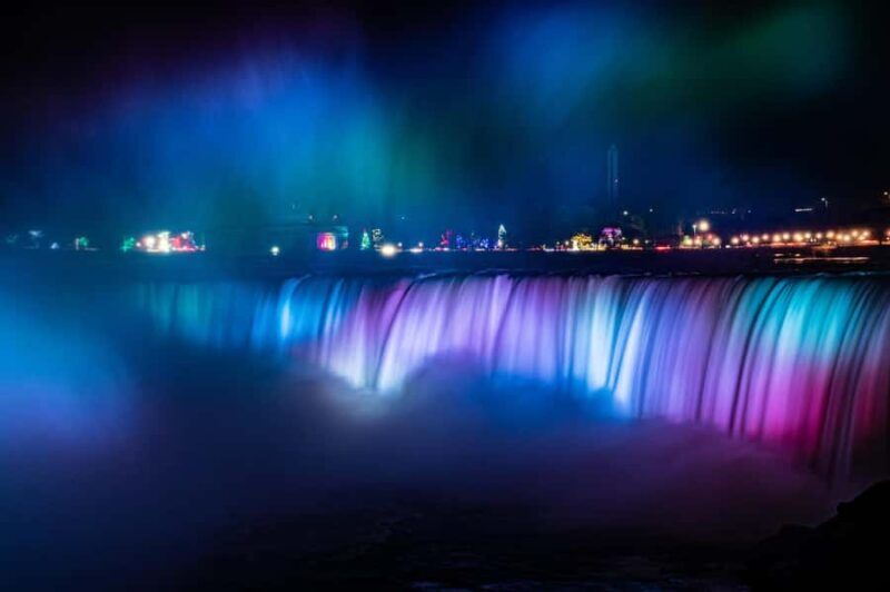Niagara Falls, USA: Nightlight Experience with Fireworks - An In-Depth Look at the Nightlight Experience