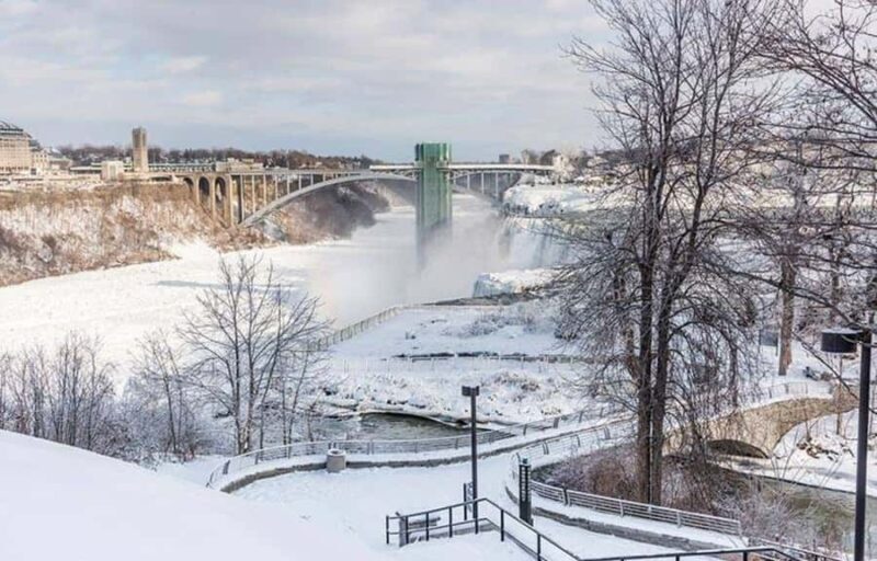 Niagara Falls USA: Winter Wonder Tour - The Guide and Group