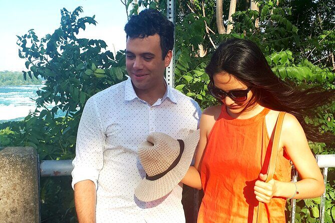 Niagara Falls Walking Tour with Chocolate, Views and Lock Bridge - A Complete Look at the Niagara Falls Walking Tour