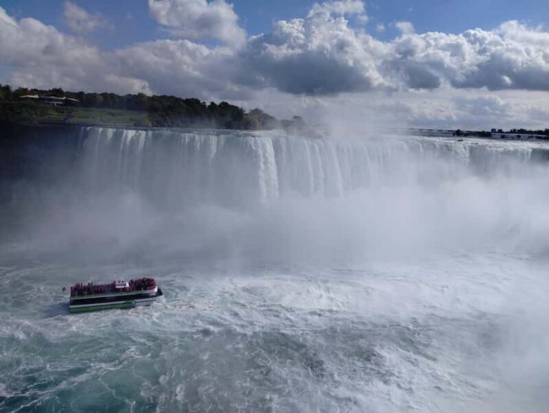 Niagra Falls, USA Side: Boat, Cave and Shuttle pass Tour - FAQ
