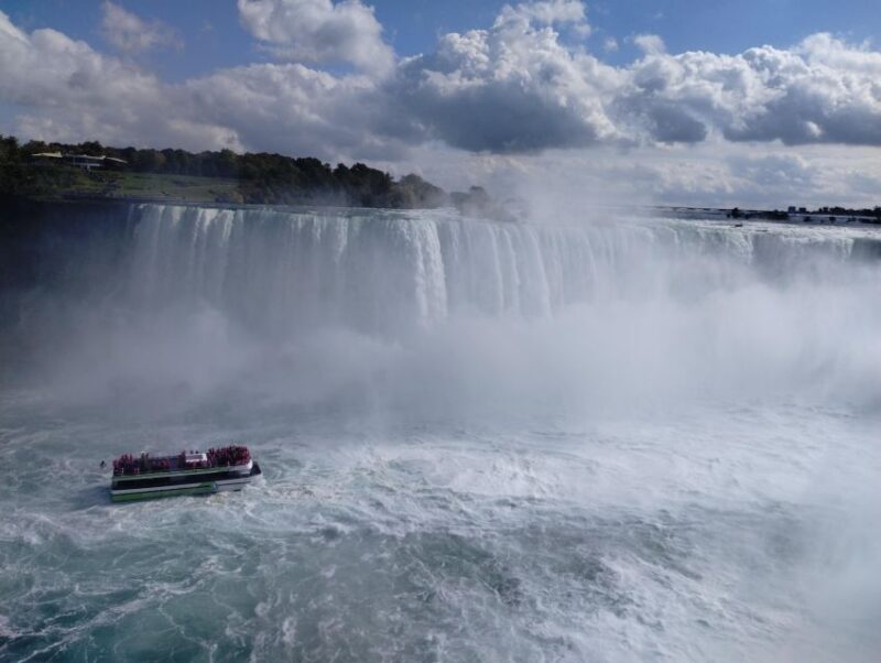 Niagra Falls, USA Side: Boat, Cave and Shuttle pass Tour - Key Points