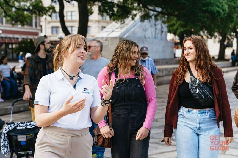 Night on Niagara Walking Tour with Fireworks Cruise + Dinner - Key Points