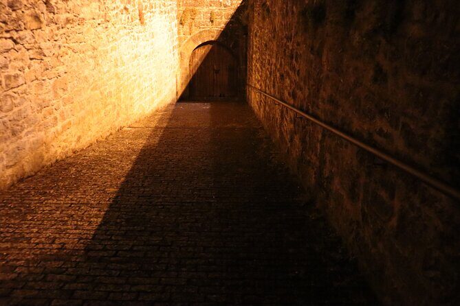 Night Tour Dark Secrets and Legends of Pamplona - Medieval Charm on Calle Barquilleros