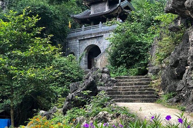 Ninh Binh Daily Tour: Hoa Lu- Am Tien Cave - Tam Coc- Bike - Bich Dong pagoda - Who Is This Tour Best For?