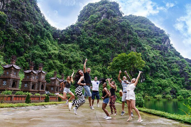Ninh Binh Daily Tour: Hoa Lu- Am Tien Cave - Tam Coc- Bike - Bich Dong pagoda - Final Thoughts
