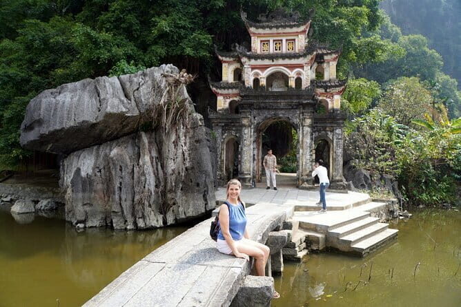 Ninh Binh Day Tour by Luxury Transfer from HANOI (Group of 9) - Key Points
