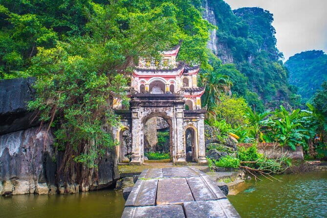 Ninh Binh Day Tour by Luxury Transfer from HANOI (Group of 9) - The Authentic NINH BINH Experience: Authenticity and Insights