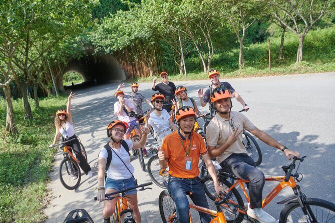 Ninh Binh Day Trip: Bai Dinh-Trang An-Mua Cave, Buffet, Boat, Bus - Mua Cave: Climb for Panoramic Views