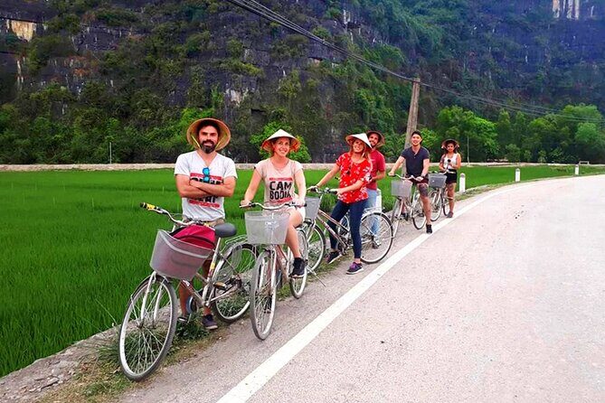 Ninh Binh Day Trip from Hanoi to Hoa Lu Tam Coc Boat and Bike - Who Is This Tour Best For?