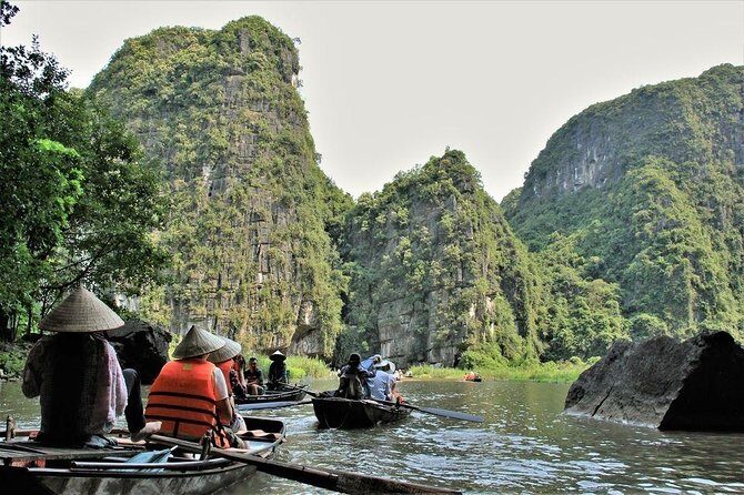 Ninh Binh Deluxe Day Tour : Hoa Lu Trang An Boating Mua Cave - An In-Depth Look at the Ninh Binh Deluxe Tour