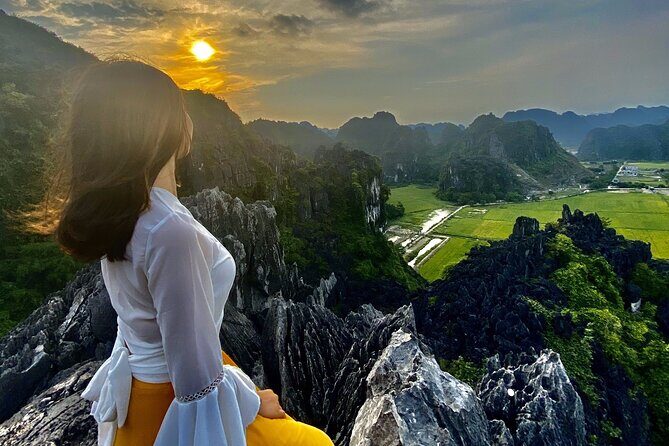 Ninh Binh full day-Hoa Lu temple & biking, Tam Coc boat trip, Dragon mountain - Experience the Beauty and History of Ninh Binh in One Day