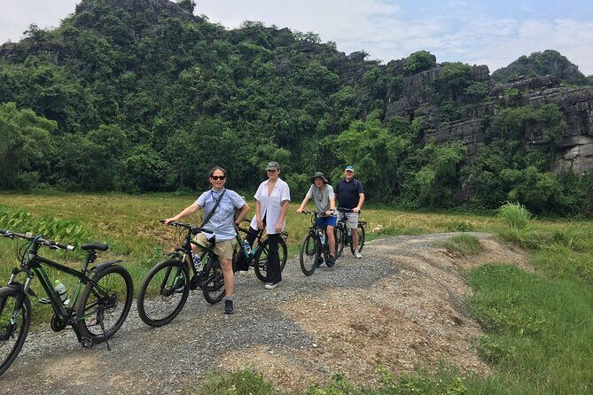 Ninh Binh Full-Day Small Group of 9 Guided Tour from Hanoi - Hoa Lu: Exploring Ancient Vietnam