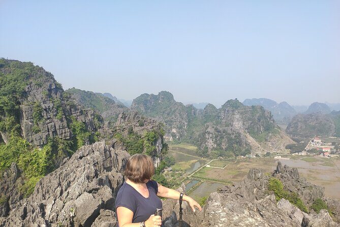 Ninh Binh Group Tour of 11 from Hanoi via Mua Cave Tam Coc Hoa Lu - The Itinerary in Detail: What to Expect