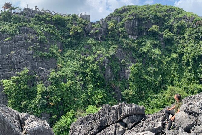 Ninh Binh Group Tour of 11 from Hanoi via Mua Cave Tam Coc Hoa Lu - Considerations and Suitability