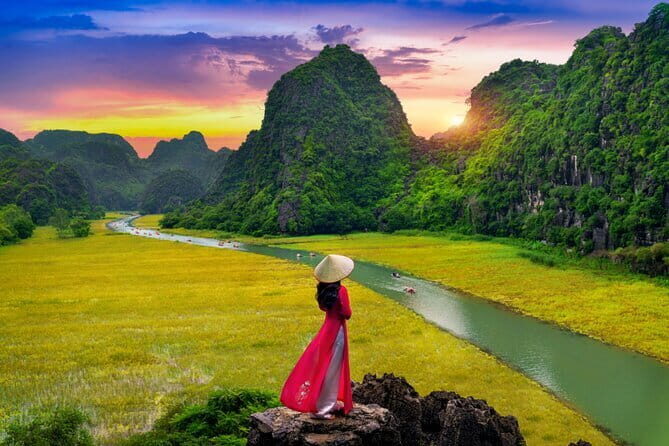 Ninh Binh, Hoa Lu Tam Coc Full Day Luxury Tour with English Guide - Discovering Hoa Lu: Vietnam’s First Capital