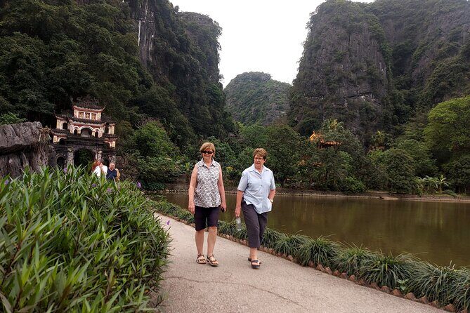 Ninh Binh Luxury Day Tour by Limousine- Small Group- All included - FAQs