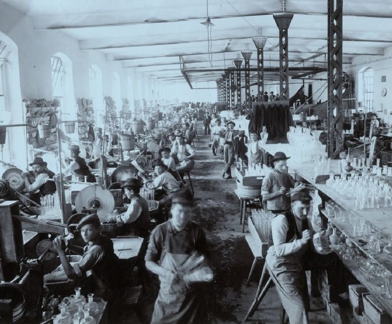 Nizbor Glass Factory Tour - Nizbor’s Quaint Town Atmosphere