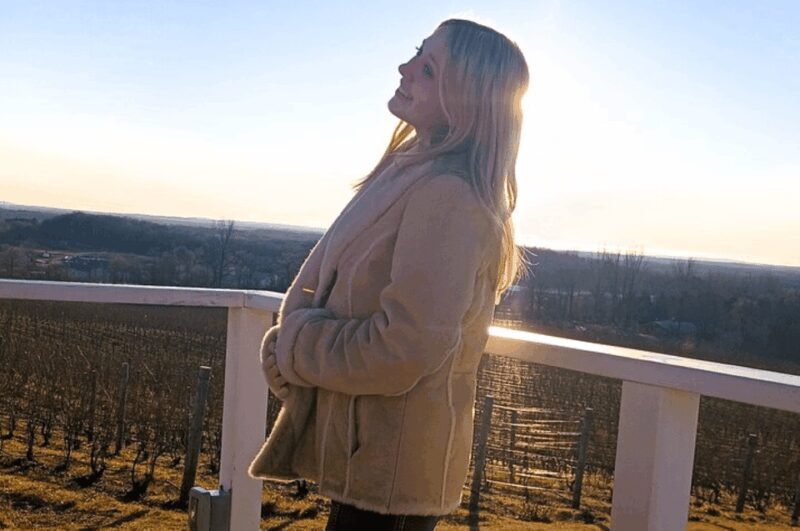 NON BUS Andie's VIP Traverse / Leelanau Peninsula Wine Tour - Key Points